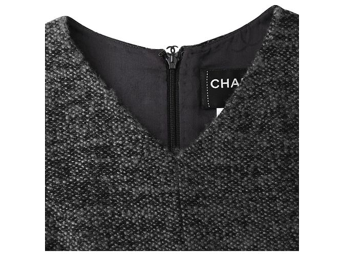 Timeless Vestido corto con cuello en V Chanel en lana gris - vista 6