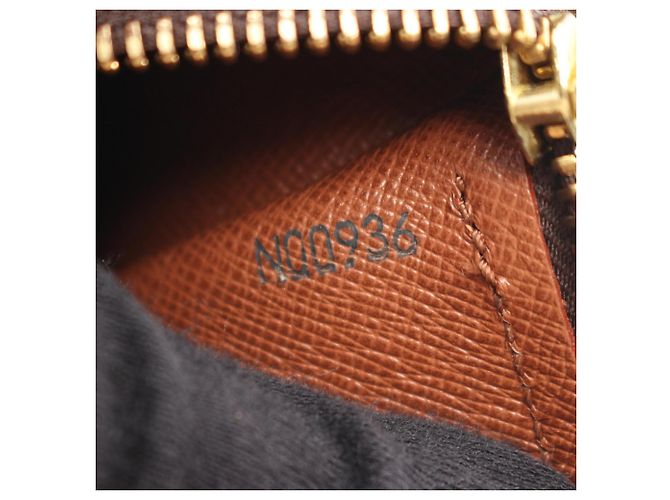 Bolso Louis Vuitton Papillon 30 Castaño - vista 5