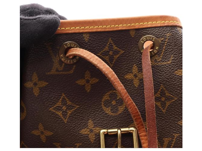 Zaino/Borsa Louis Vuitton Montsouris MM Marrone - vista 12