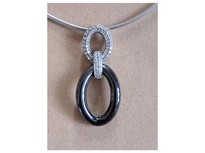 Autre Marque Collana con Pendente Doppio Anello in Ceramica Nera e Diamanti Nero Argento - vista 2