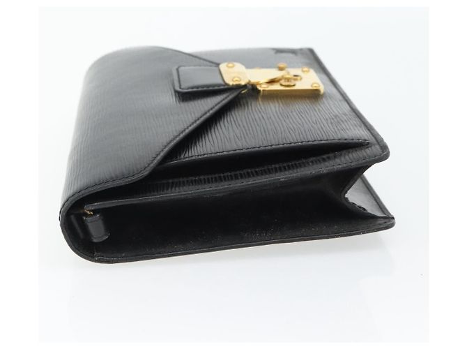 LOUIS VUITTON Epi Serie Dragonne Clutch Bag Black Noir M52612 LV Auth 180593 Nero - vista 3