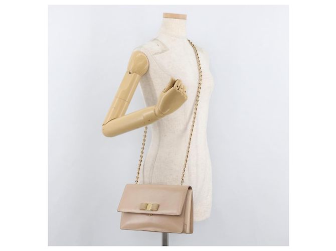 Borsa a Spalla Salvatore Ferragamo Vala Chain in Pelle Oro Beige Auth BA13006 D'oro - view 25