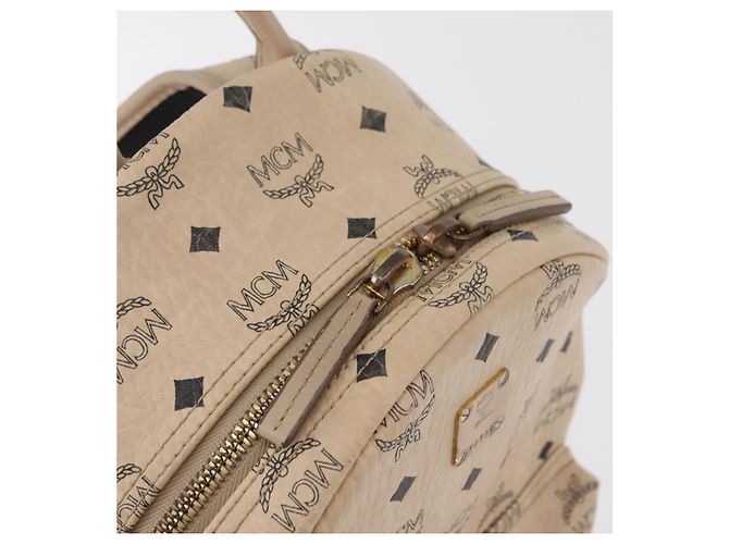Mochila MCM Vicetos Logogram PVC Leather Ivory Gold Auth 179462 Dourado Cru - vista 17