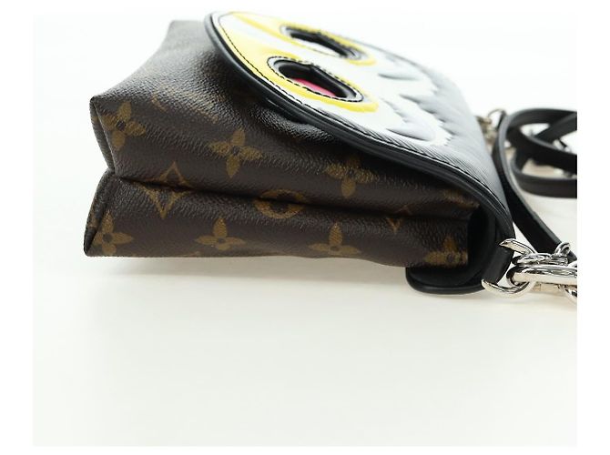 LOUIS VUITTON Yamamoto Hirosai Pochette Kabuki Mask Bag M43532 LV Auth 179813SM Monograma - vista 4