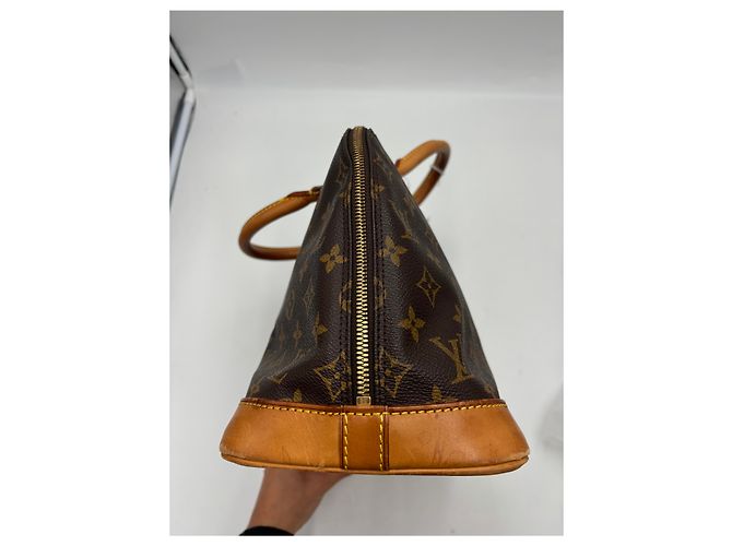Sac à main Louis Vuitton Alma Monogram Canvas MM Marron - vue 6