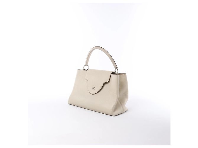 Borsa Louis Vuitton Capucines GM in pelle Taurillon beige - vista 2