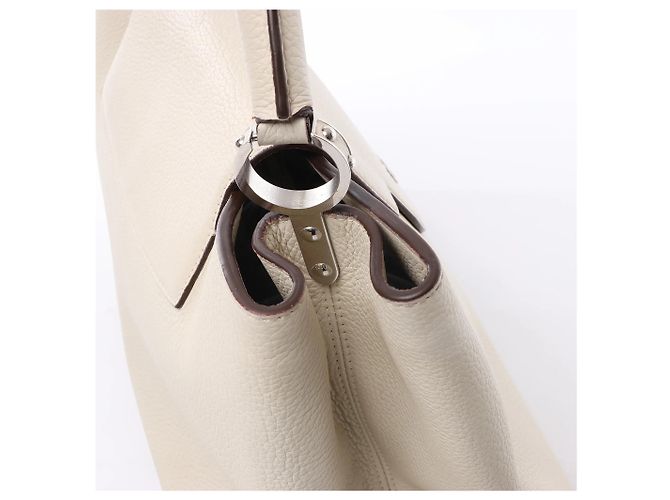 Borsa Louis Vuitton Capucines GM in pelle Taurillon beige - vista 4
