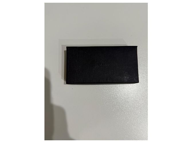 Chaveiro Prada Logo Triangular em metal Preto - vista 3