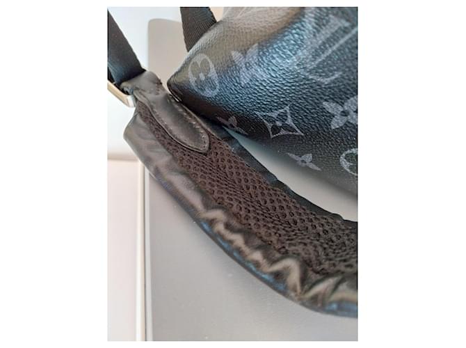 Louis Vuitton Mochila Monogram Eclipse Negro - vista 11
