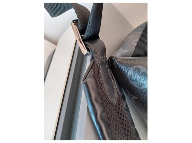 Louis Vuitton Mochila Monogram Eclipse Negro - vista 12