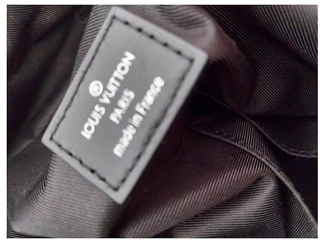 Louis Vuitton Mochila Monogram Eclipse Negro - vista 13