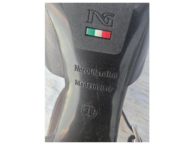 Autre Marque Nero Giardini Plateau-Sandaletten aus schwarzem Leder - Ansicht 15