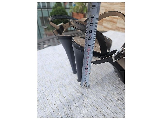 Autre Marque Nero Giardini Plateau-Sandaletten aus schwarzem Leder - Ansicht 9