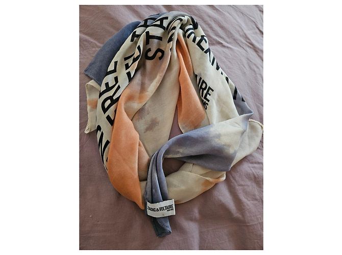 Zadig & Voltaire Sciarpa stampata "Laugh Breathe Live" Bianco Blu Beige Arancione Grigio - vista 3