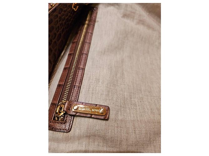 Michael Kors Borsa Tote in Pelle Goffrata Marrone - vista 12