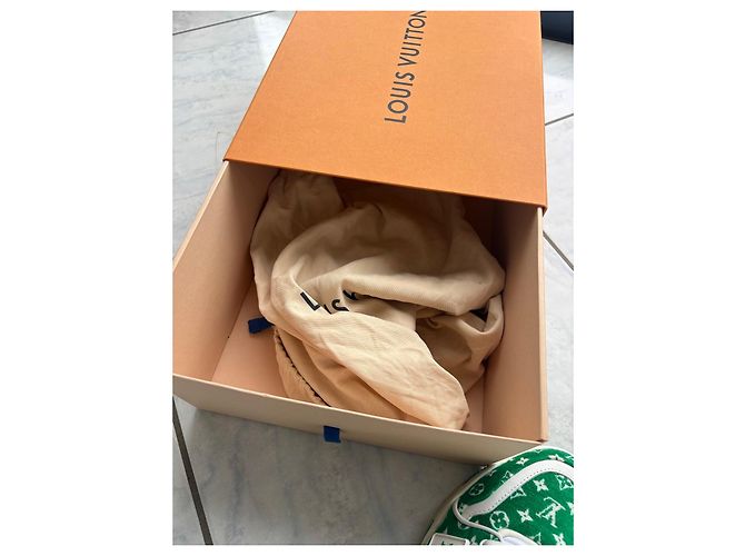 Louis Vuitton LV Trainer Sneakers Monogram Verde Bianco - vista 10