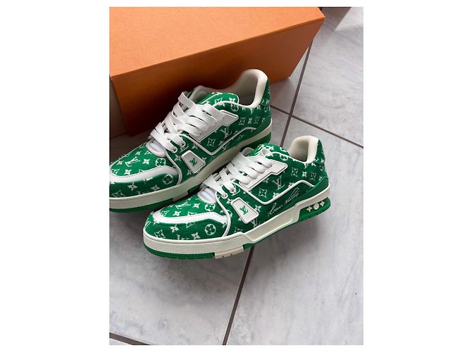 Louis Vuitton LV Trainer Sneakers Monogram Verde Bianco - vista 2