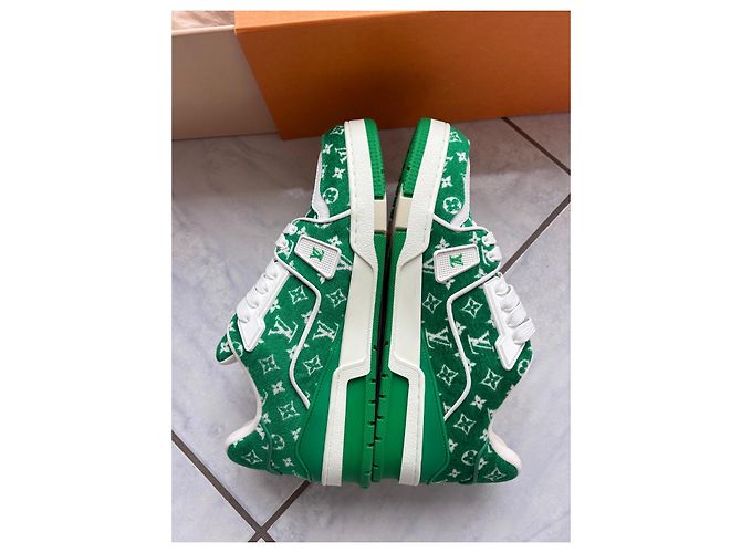 Louis Vuitton LV Trainer Sneakers Monogram Verde Bianco - vista 6