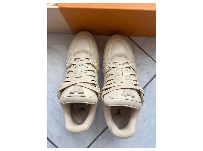 Louis Vuitton LV Trainer Sneakers Pelle Beige - vista 3