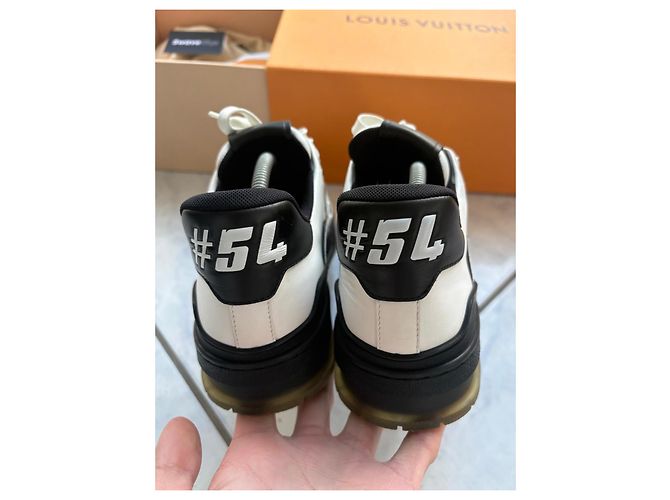 Louis Vuitton LV Trainer Sneakers Bianco e Nero - vista 5