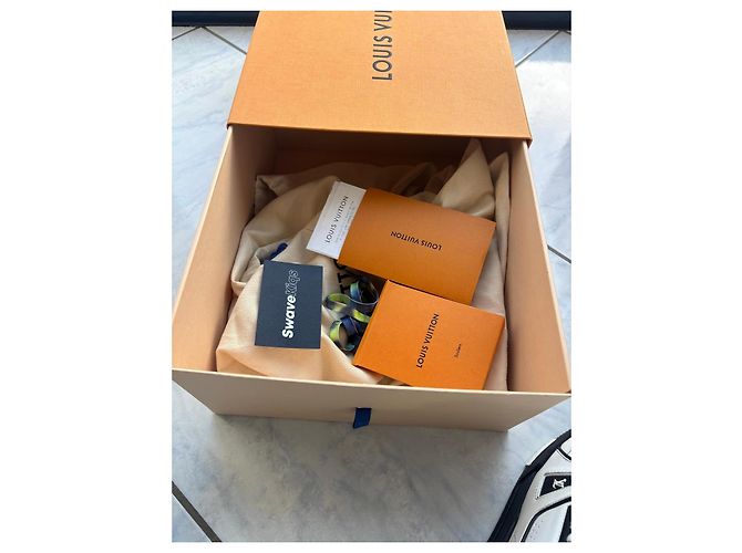 Louis Vuitton LV Trainer Sneakers Bianco e Nero - vista 9