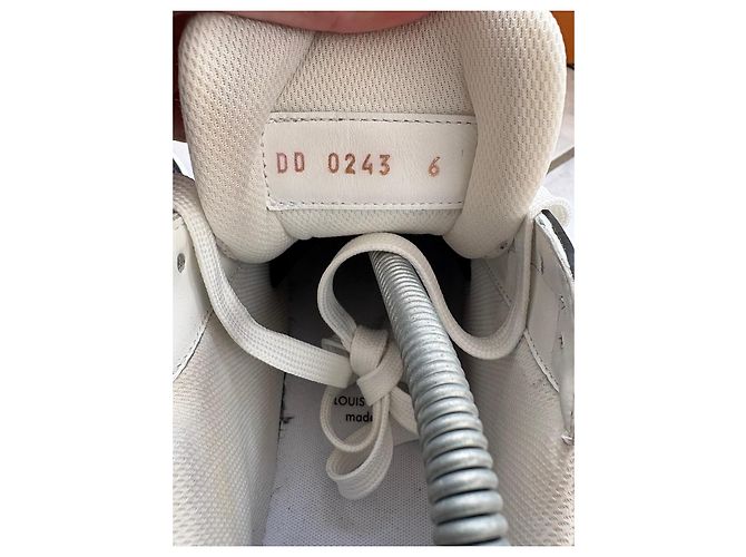 Sneakers Louis Vuitton Rivoli Monogram Nero Bianco Monogramma - vista 8