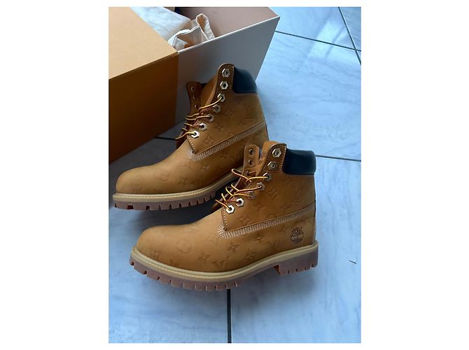 Louis Vuitton x Timberland Monogram Beige Leather Boots Brown - view 2