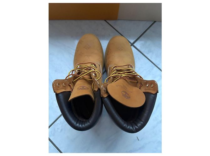 Louis Vuitton x Timberland Monogram Beige Leather Boots Brown - view 3