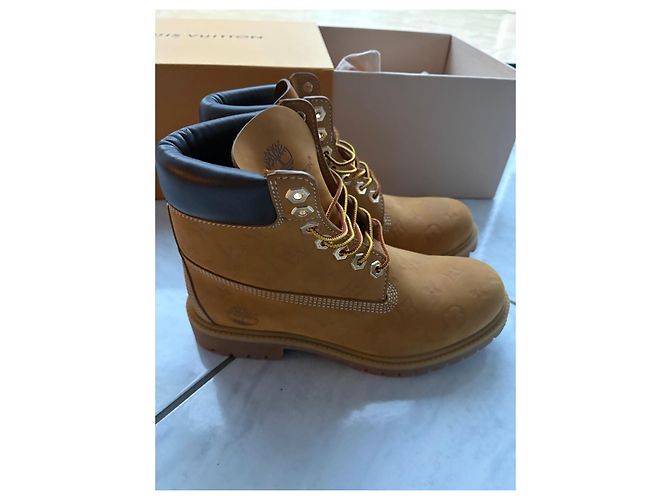 Louis Vuitton x Timberland Monogram Beige Leather Boots Brown - view 4