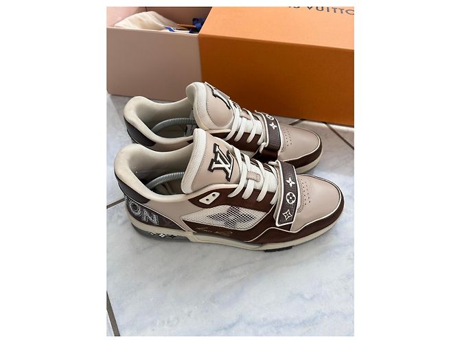 Louis Vuitton LV Trainer Sneakers in pelle marrone e crema Bianco Beige - vista 4