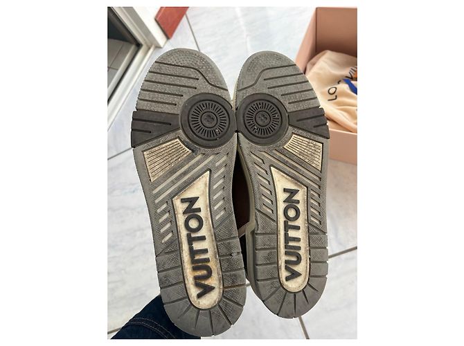 Louis Vuitton LV Trainer Sneakers in pelle marrone e crema Bianco Beige - vista 9