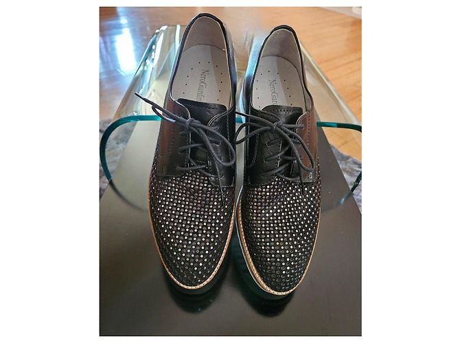 Autre Marque NeroGiardini Scarpe Derby in pelle nera e paillettes - vista 11