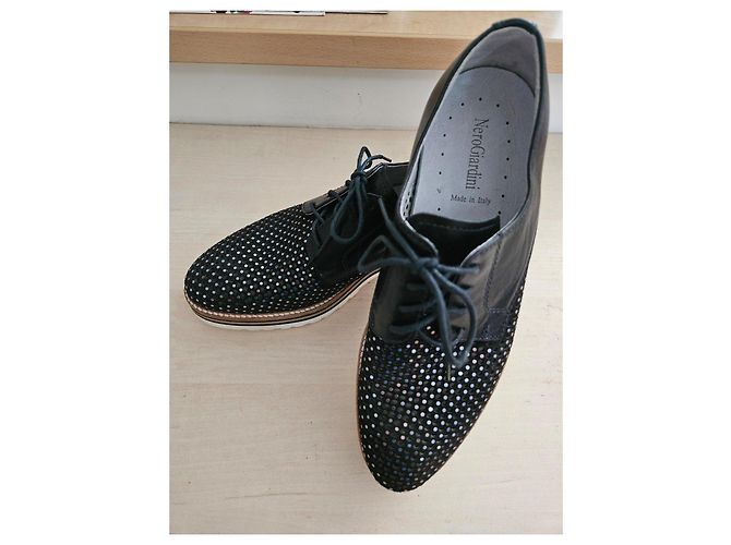 Autre Marque NeroGiardini Scarpe Derby in pelle nera e paillettes - vista 2