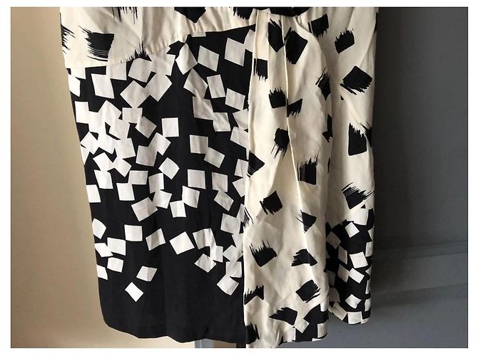 Diane Von Furstenberg Vestido de seda con estampado geométrico, talla 38 - vista 3