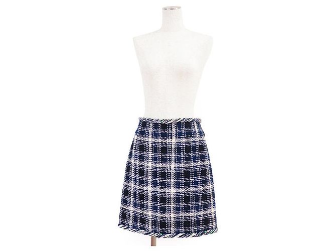 Timeless Chanel Tweed Karomuster Rock Schwarz Weiß Marineblau - vista 2