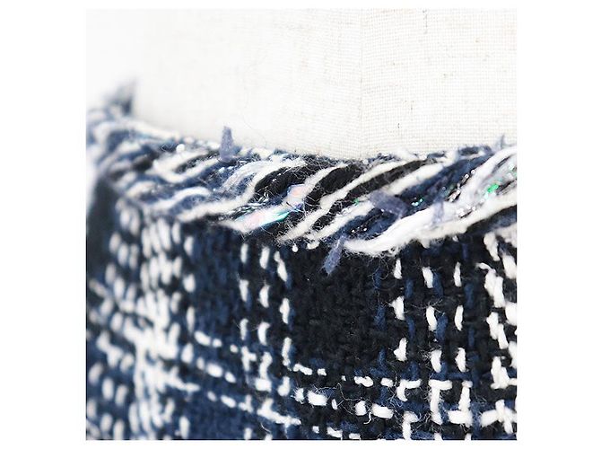Timeless Chanel Tweed Karomuster Rock Schwarz Weiß Marineblau - vista 4