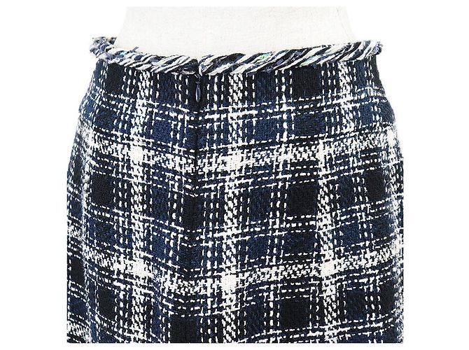 Timeless Chanel Tweed Karomuster Rock Schwarz Weiß Marineblau - vista 7