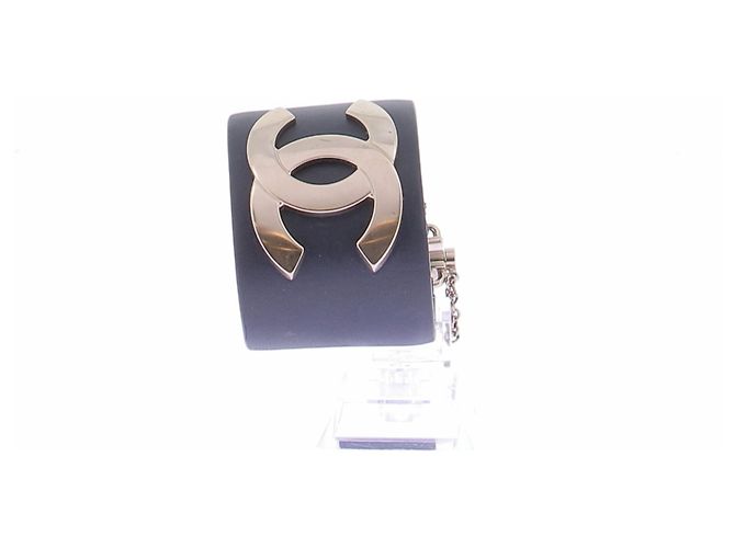 Bracciale rigido Chanel CC logo resina blu notte Blu navy - vista 2