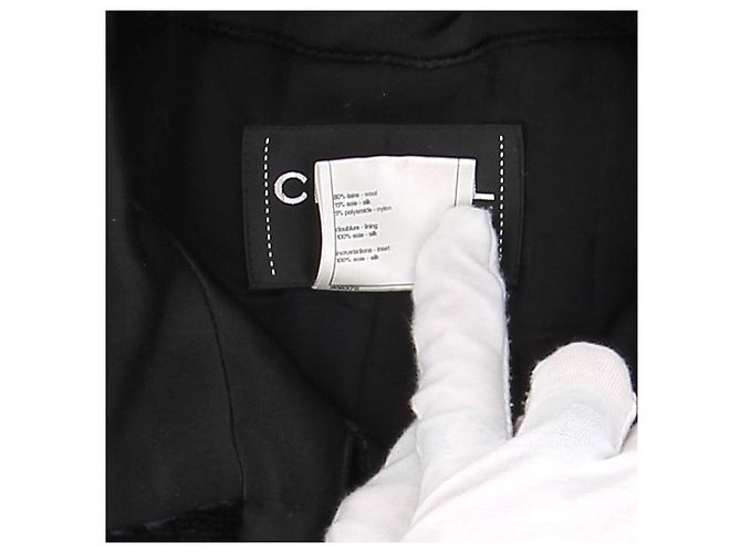 Chanel Abrigo de tweed negro con ribete trenzado azul - vista 5