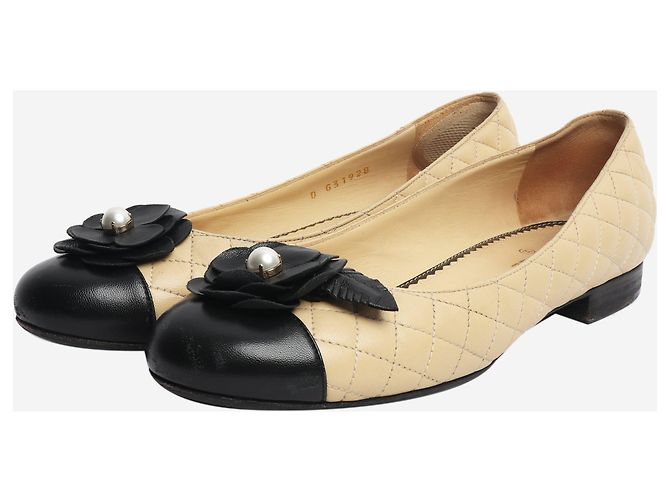 Chanel Sapatilhas de couro acolchoado bege - tamanho EU 39 - vista 2