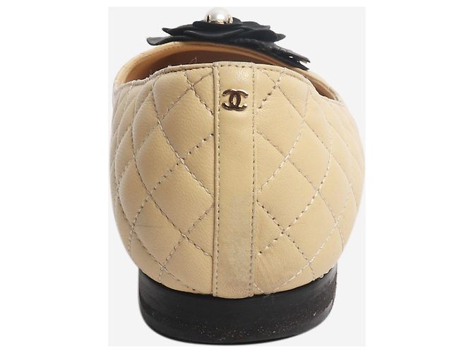 Chanel Sapatilhas de couro acolchoado bege - tamanho EU 39 - vista 3