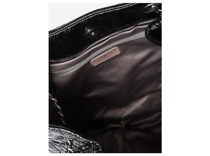 Chanel Schwarze gesteppte Tote Bag aus Lackleder 2008 - Ansicht 6