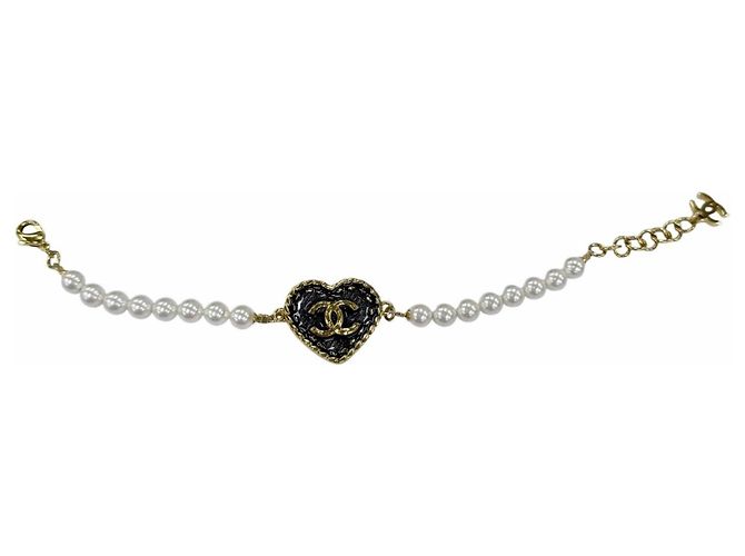 Bracciale charm Chanel Coco Mark Heart Faux Pearl D'oro - vista 3