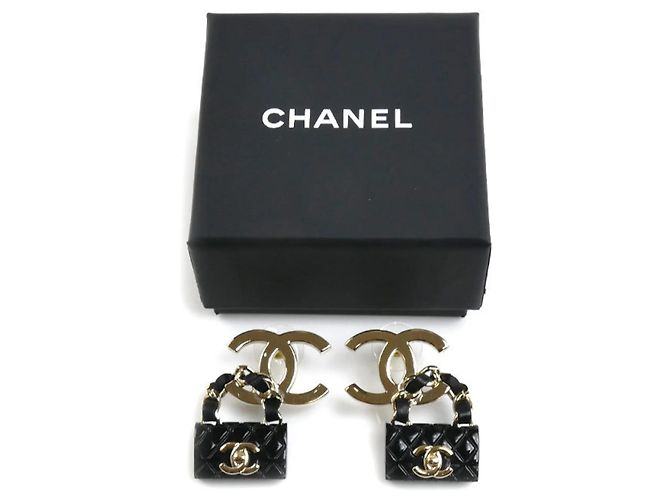 Orecchini Chanel in pelle nera e borchie placcati in oro Nero - vista 5