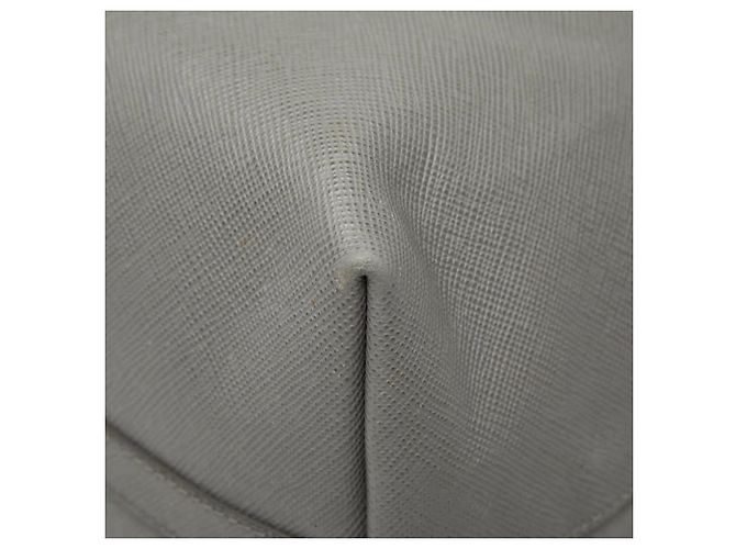 Prada Triangle Logo Plate Tote Bag aus grauem Saffiano-Leder Braun - Ansicht 4