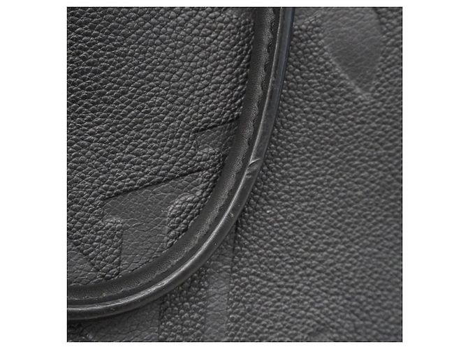 Borsa Tote Louis Vuitton Monogram Empreinte OnTheGo GM Nero - vista 11