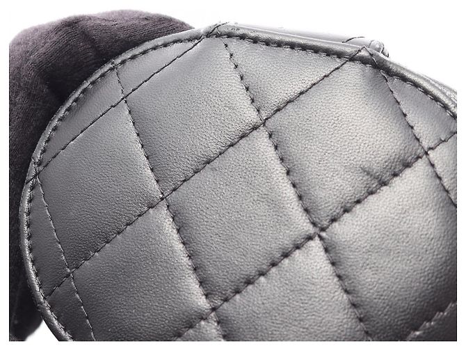 Borsa a Spalla Chanel Matelassé Mini Vanity Nero - vista 10