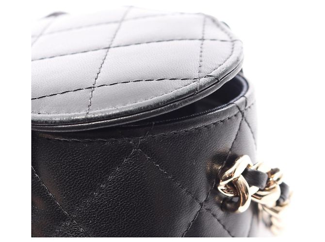 Borsa a Spalla Chanel Matelassé Mini Vanity Nero - vista 15