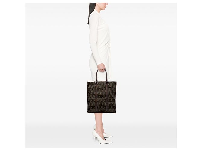 Fendi Vertikaler Tote aus braunem Zucca-Canvas - Ansicht 6