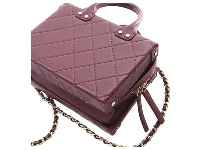Vanity Necessaire Chanel Convertible com Alça de Mão em Pele de Vitelo Matelassada Small CC Vermelho Bordeaux - vista 12